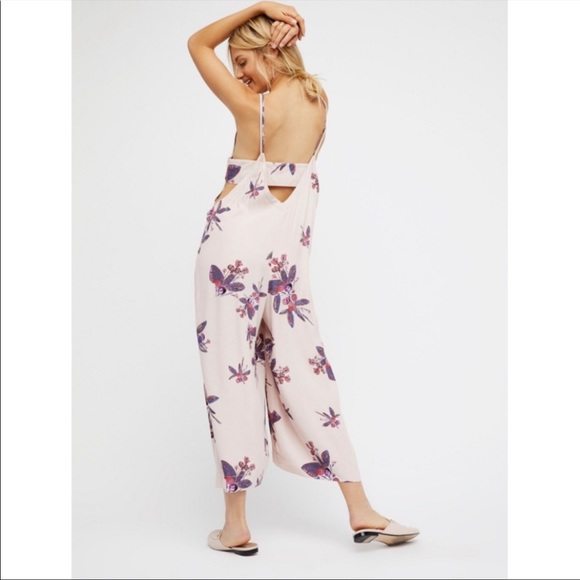 Free People Dream Big Wide Leg Jumpsuit Cropped V-Neck Cut Out Sleeveless - Picture 9 of 9